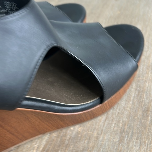 American Eagle Open Toe Faux Wood Wedge Buckle Platform Sandals Black Size 9.5 - Picture 2 of 16